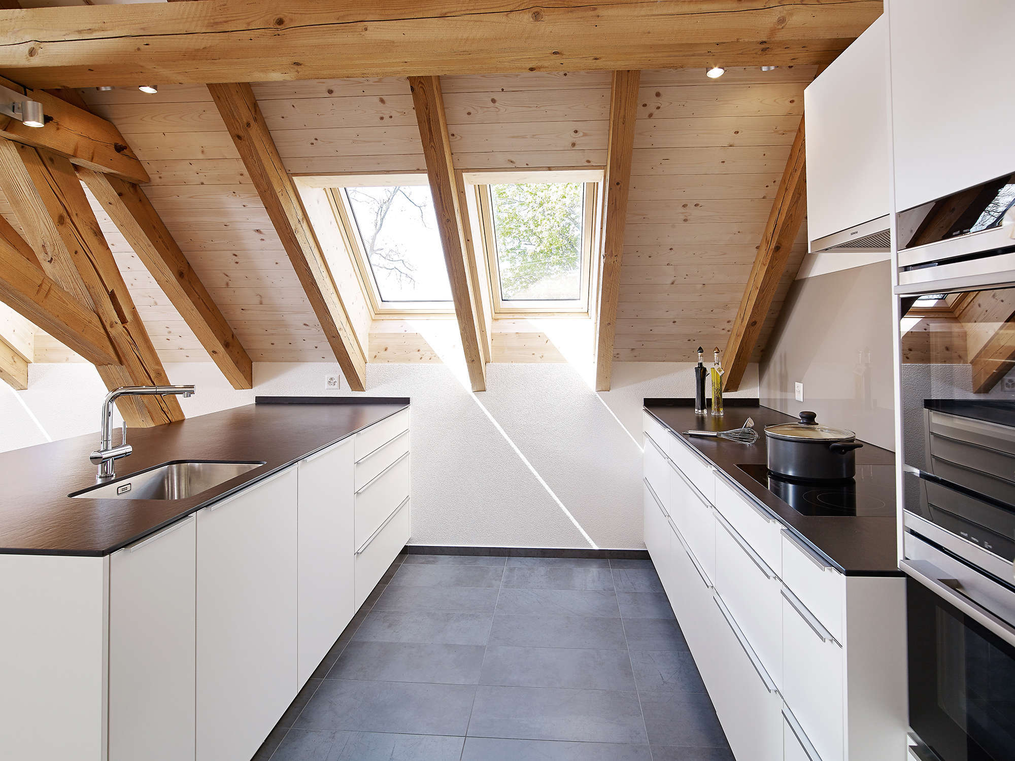 Sehr schräg | Ambiance Küchen Bäder